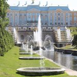 Искусство путешествия: очарование экскурсионных туров в Санкт-Петербурге