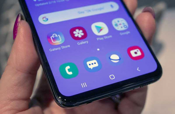 Обзор Samsung Galaxy S10e: почти все навороты по меньшей цене