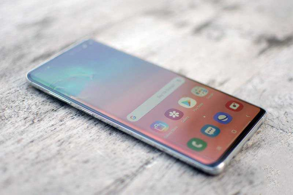 Обзор Samsung Galaxy S10 Plus: универсальный телефон со всем необходимым